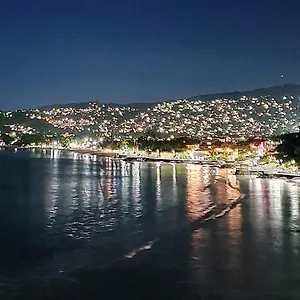 https://luxury-apartaments-in-los-geranois.in-canary-islands.com